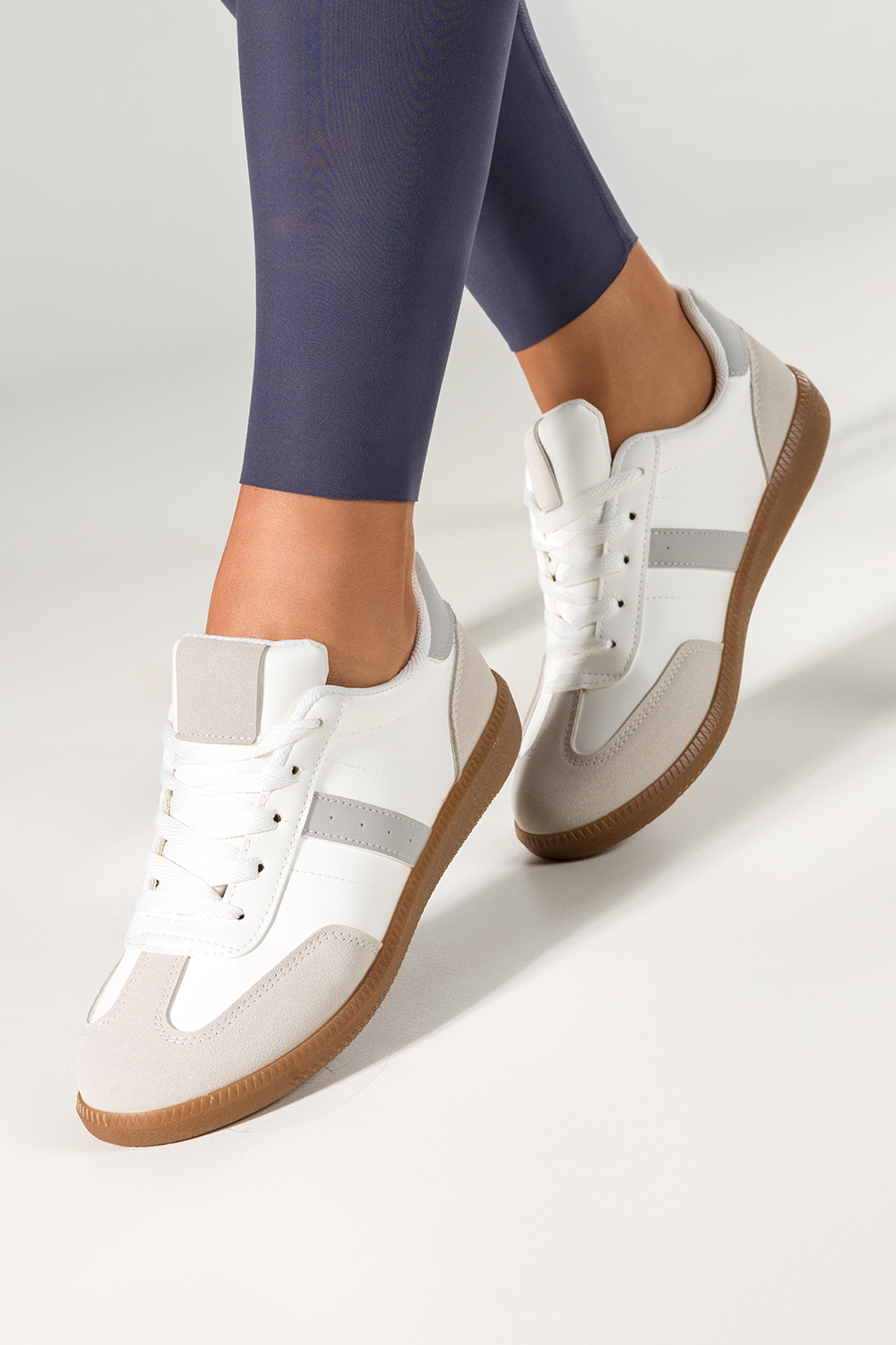 Biae sneakersy damskie buty sportowe na elastycznej paskiej podeszwie sznurowane szare wstawki Ca