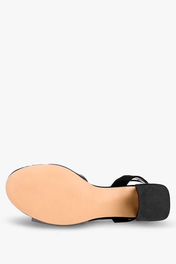 Czarne sandały z wkładką skórzaną na szerokim obcasie z paskiem wokół kostki Casu N19X5/PEB