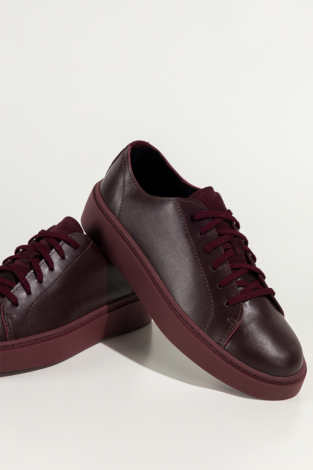 Bordowe trampki skórzane damskie sneakersy na platformie sznurowane PRODUKT POLSKI Casu 8855