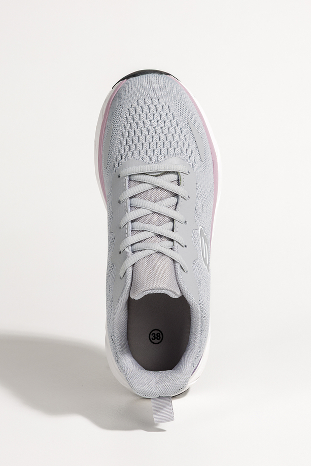 Szare sneakersy damskie buty sportowe na siłownię na białej platformie ze żłobieniami fioletowe wstawki sznurowane Casu GF-JX647