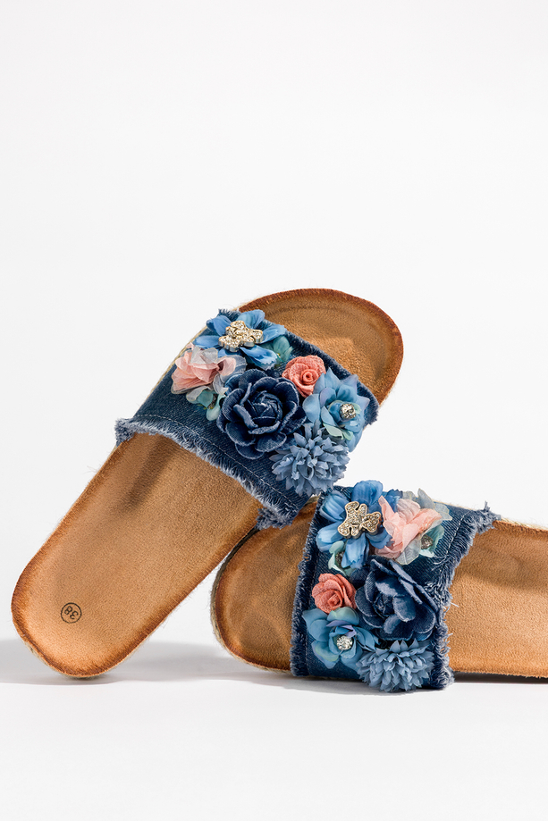 Granatowe klapki damskie jeansowe espadryle na platformie na cholewce kwiaty miś cyrkonie Carla 2438-2
