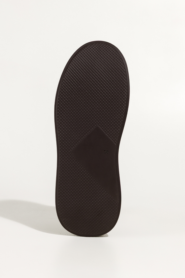 Czekoladowe sneakersy skórzane damskie buty sportowe na platformie z rudymi wstawkami sznurowane PRODUKT POLSKI Casu M8931H89