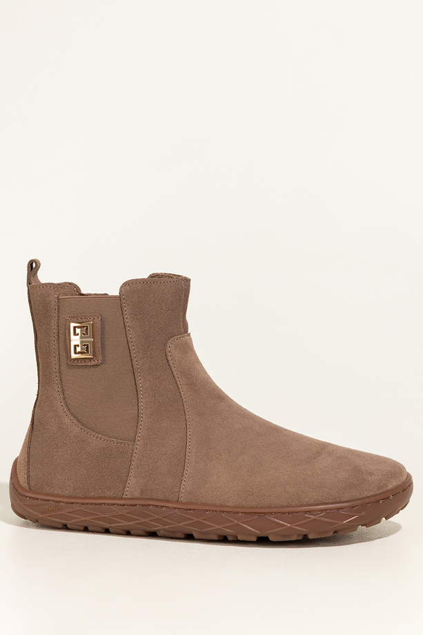 Ciemnobeżowe botki barefoot skórzane damskie szerokie na elastycznej płaskiej podeszwie złota ozdoba guma w cholewce PRODUKT POLSKI Casu 69925