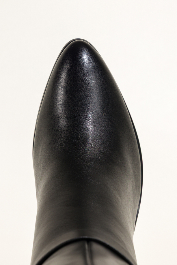 Czarne kozaki damskie Sergio Leone obcas słupek na cholewce pasek ze stalową ozdobą PA74261