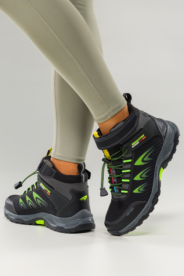 Czarne buty trekkingowe damskie na bieżnikowanej podeszwie z regulowaną elastyczną sznurówką seledynowe wstawki softshell Casu 2310-9W