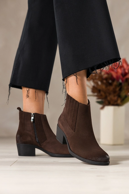 Czekoladowe botki skórzane damskie kowbojki na szerokim ściętym klocku guma w cholewce PRODUKT POLSKI Casu 39455