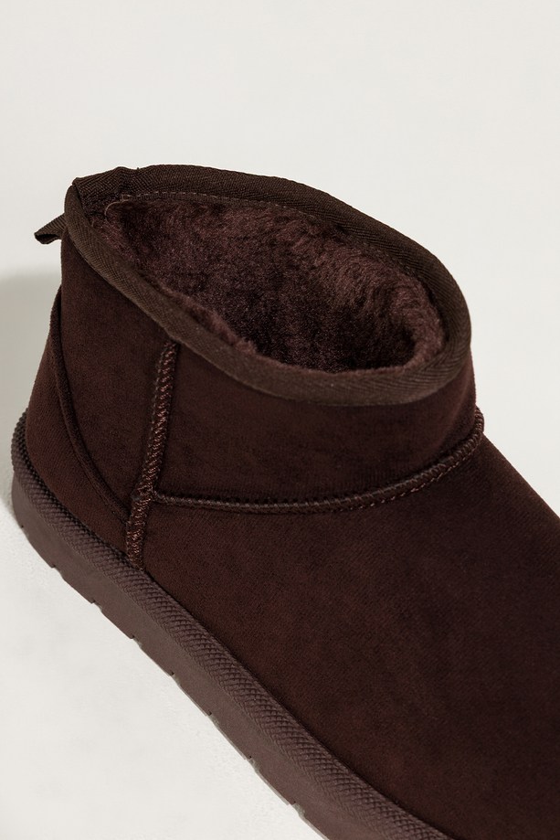 Czekoladowe śniegowce mukluki damskie na żłobionej platformie Casu 0836