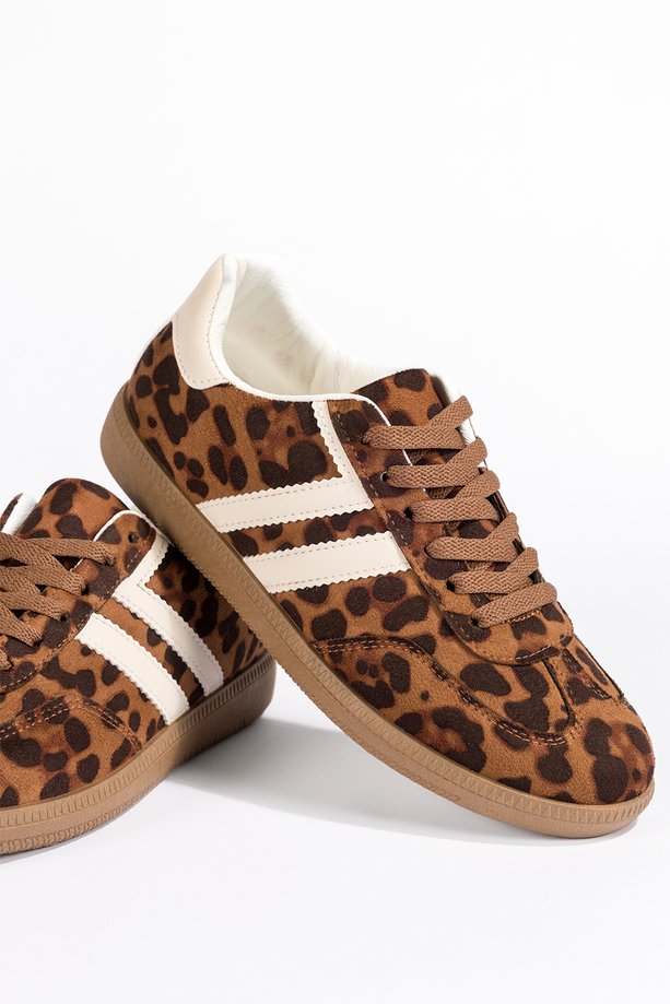 Brązowe sneakersy damskie buty sportowe na elastycznej płaskiej podeszwie lamparci wzór podwójne sznurówki Casu B-6610