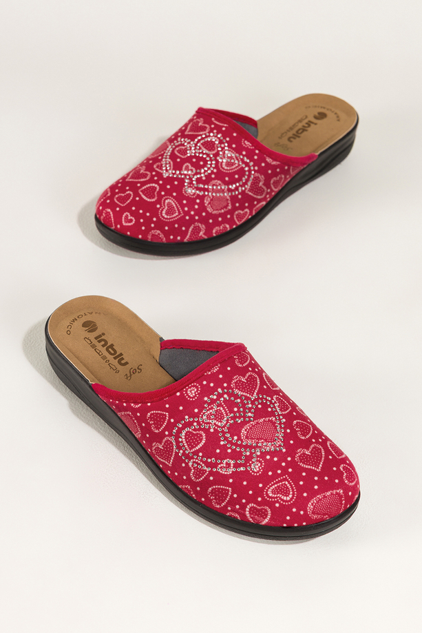 Czerwone kapcie damskie Inblu obuwie domowe serca z cyrkoniami wkładka soft XU989Y99