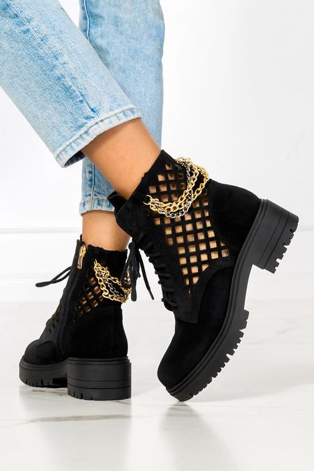 Czarne workery ażurowe z łańcuszkiem na platformie sznurowane polska skóra Casu 3030