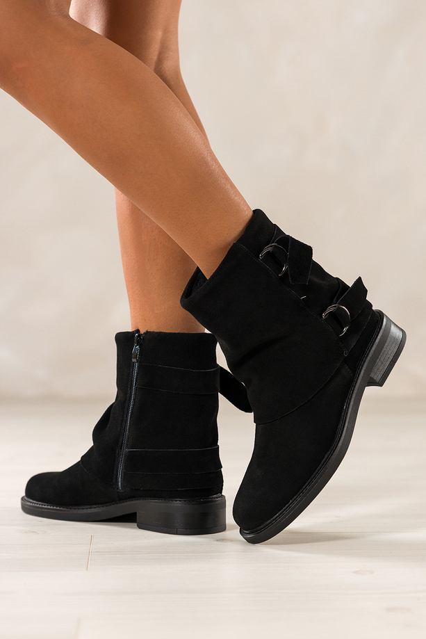 Czarne botki skórzane damskie z szeroką cholewką Sergio Leone niski obcas regulowane paski na cholewce YG74443-H