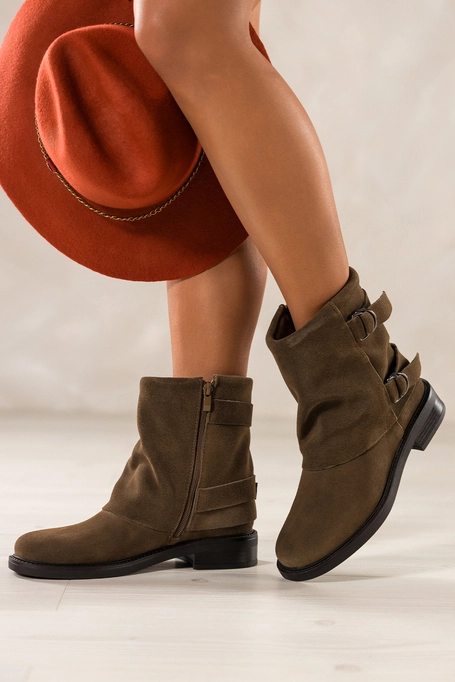 Brązowe botki skórzane damskie z szeroką cholewką Sergio Leone niski obcas regulowane paski na cholewce YG74443-H