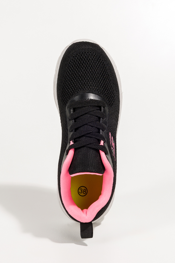 Czarne sneakersy damskie buty sportowe na fitness z perforacją szara platforma różowe wstawki sznurowane Casu JK9321-4