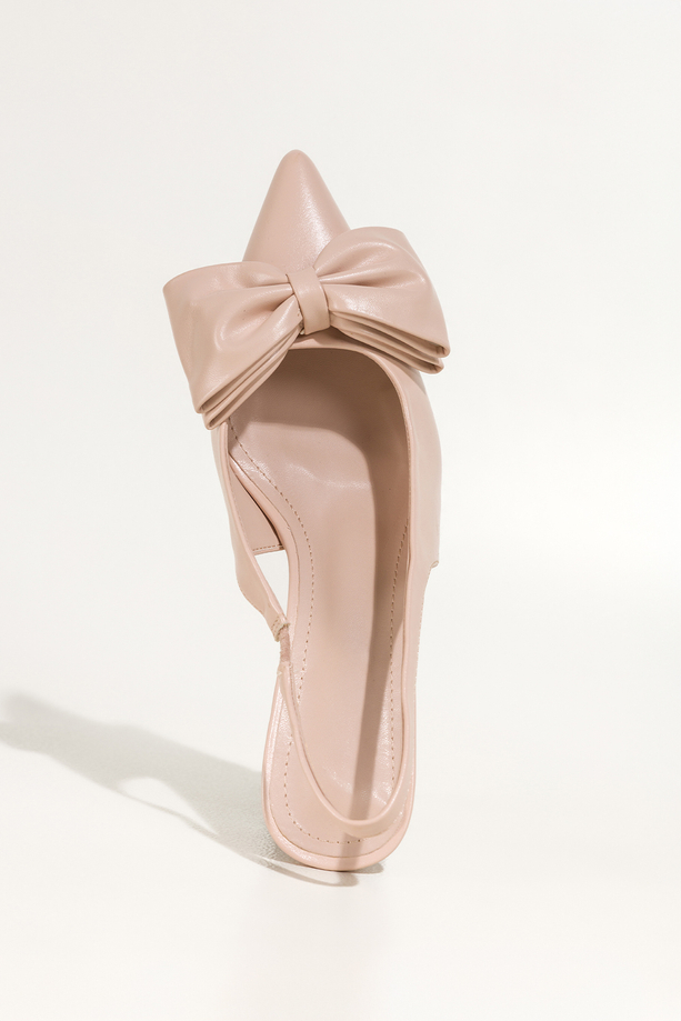 Beżowe czółenka damskie z kokardą obcas kieliszek odkryta pięta elastyczna guma w pasku Carla N892