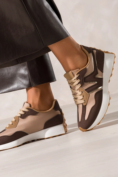Brązowe sneakersy damskie na białej platformie sznurowane Casu LA295P