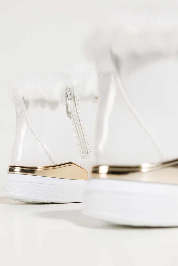 Białe botki damskie lakierowane platforma ze złotym akcentem złota ozdoba na języku sznurowane Casu 6992-86