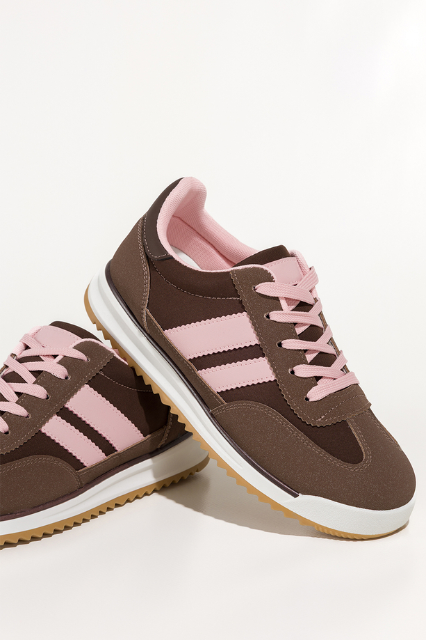 Brązowe sneakersy damskie buty sportowe na białej platformie różowe wstawki sznurowane Casu 7K87-BW5746-98