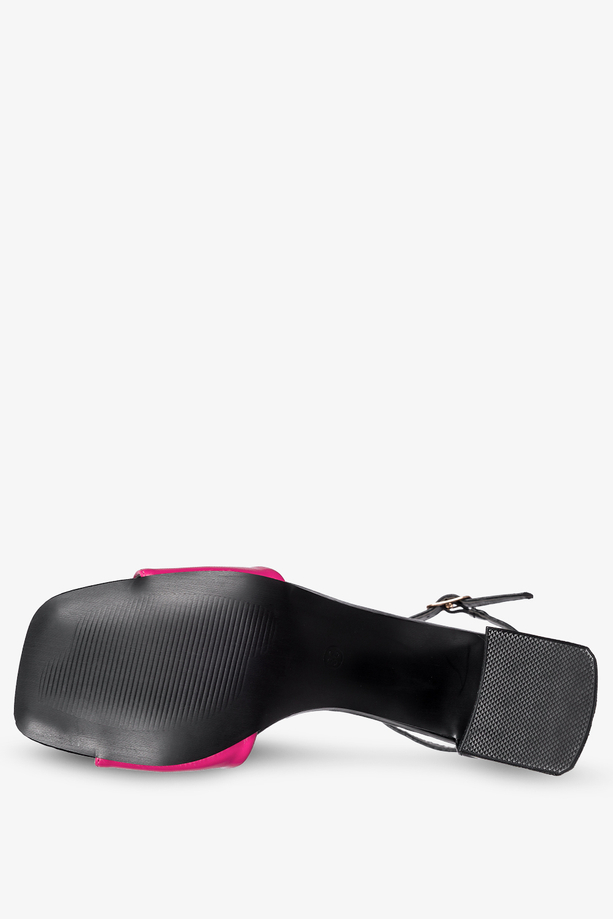 Fuksjowe sandały na klocku z zakrytą piętą pasek wokół kostki Casu ER23X5-PB