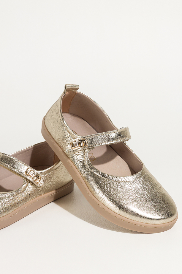 Złote baleriny barefoot skórzane damskie błyszczące szerokie na elastycznej podeszwie pasek na rzep ze złotą ozdobą PRODUKT POLSKI Casu 89793
