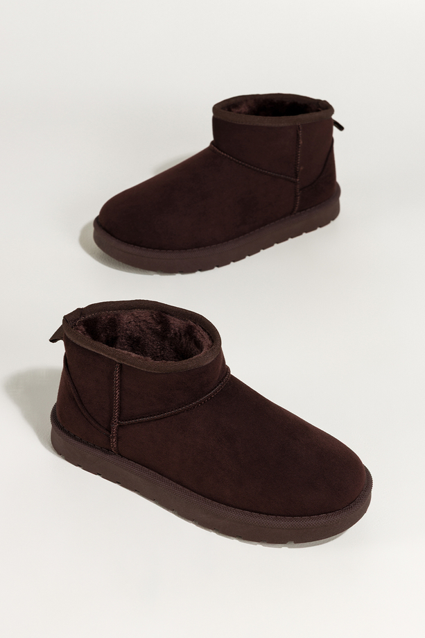 Czekoladowe śniegowce mukluki damskie na żłobionej platformie Casu 0836