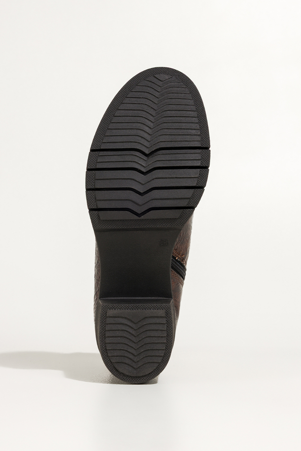 Brązowe botki skórzane damskie lakierowane z wzorem obcas klocek szeroka elastyczna guma na przodzie PRODUKT POLSKI Casu 376