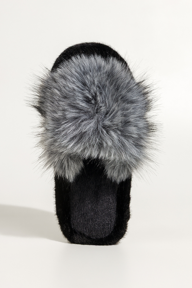 Szare kapcie damskie obuwie domowe futrzane szeroki pasek z długim włosiem Casu UO965