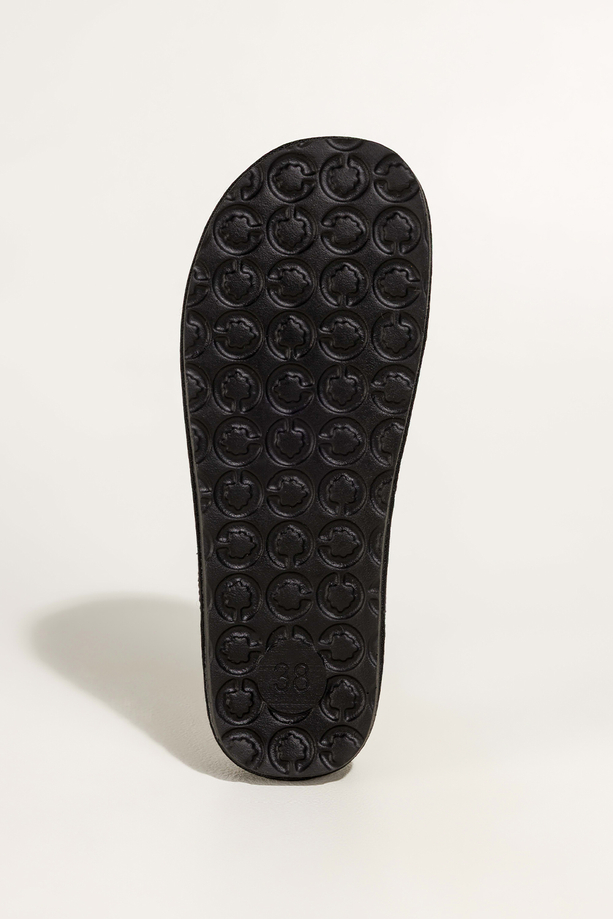 Czarne kapcie damskie Inblu obuwie domowe z wyjmowaną skórzaną wkładką XH999954