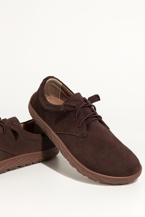 Czekoladowe buty barefoot skórzane damskie szerokie na elastycznej płaskiej podeszwie elastyczne czekoladowe sznurówki PRODUKT POLSKI Casu 89810