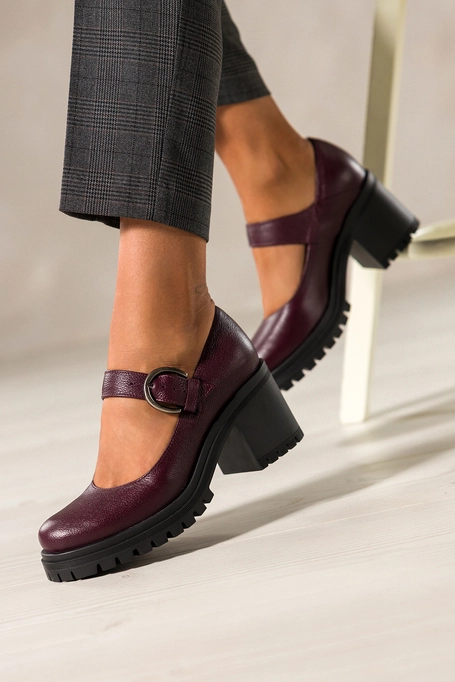 Bordowe półbuty skórzane damskie Mary Jane na szerokim klocku bieżnikowana platforma pasek ze stalową klamrą PRODUKT POLSKI Casu 79833
