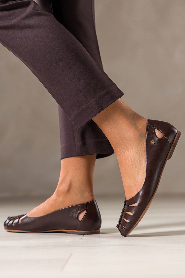 Czekoladowe baleriny skórzane damskie ażurowe z odkrytymi palcami PRODUKT POLSKI Casu 89990