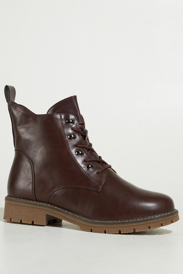 Czekoladowe botki damskie z ozdobami na niskim bieżnikowanym obcasie sznurowane Casu QO2489-6