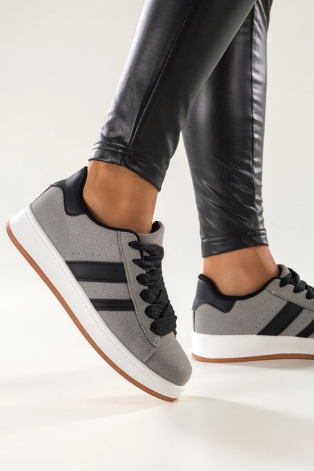 Szare sneakersy damskie buty sportowe na białej platformie sznurowane czarne wstawki Casu Z-876