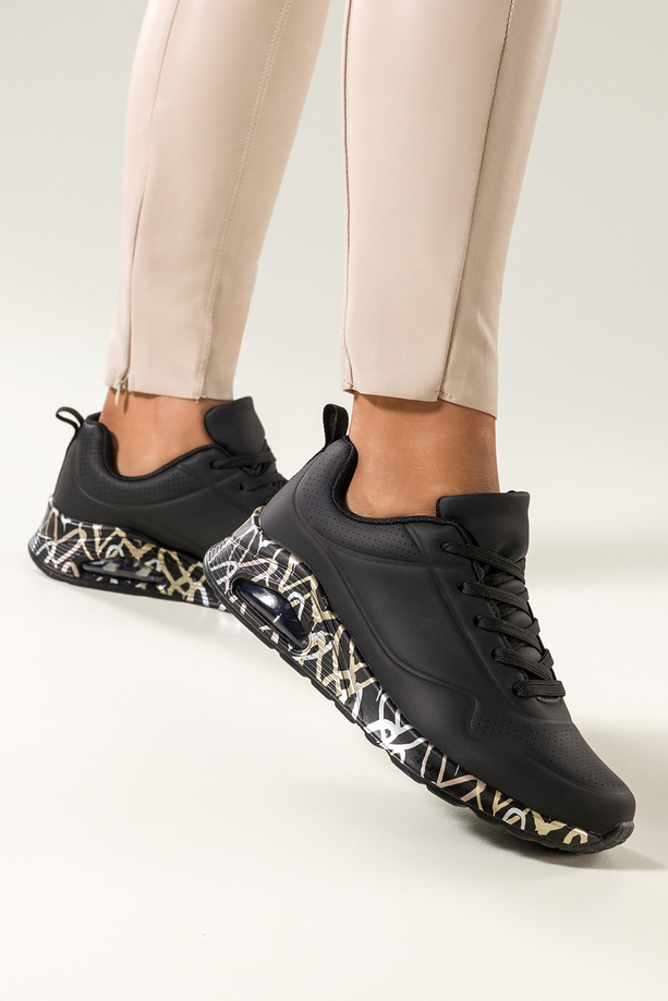Czarne sneakersy damskie buty sportowe na koturnie z czarnym wzorem sznurowane Casu 0961-8