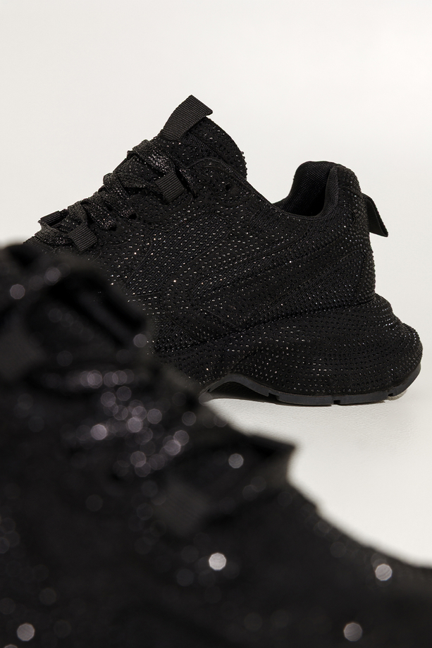 Czarne sneakersy damskie buty sportowe na ozdobnej platformie błyszczące cyrkonie sznurowane Carla QP-0607-8