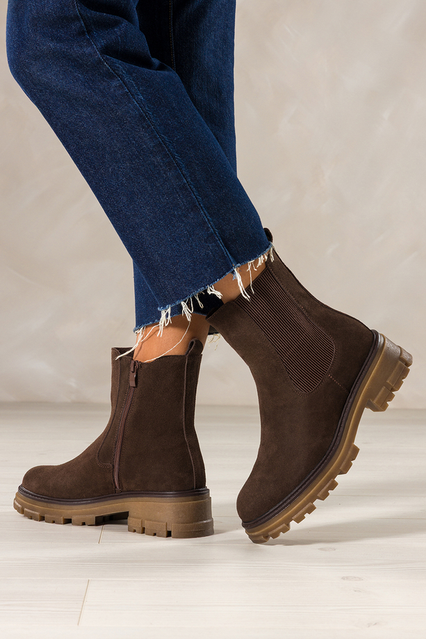 Ciemnobrązowe botki skórzane damskie Sergio Leone na beżowej bieżnikowanej platformie elastyczna guma w cholewce GI74266-H