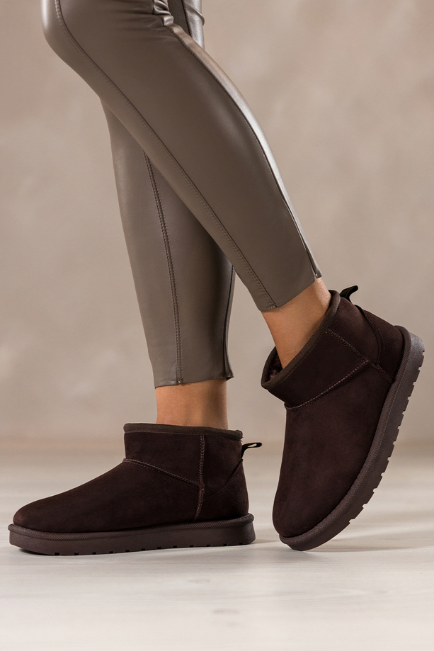 Czekoladowe śniegowce mukluki damskie na żłobionej platformie Casu 0836