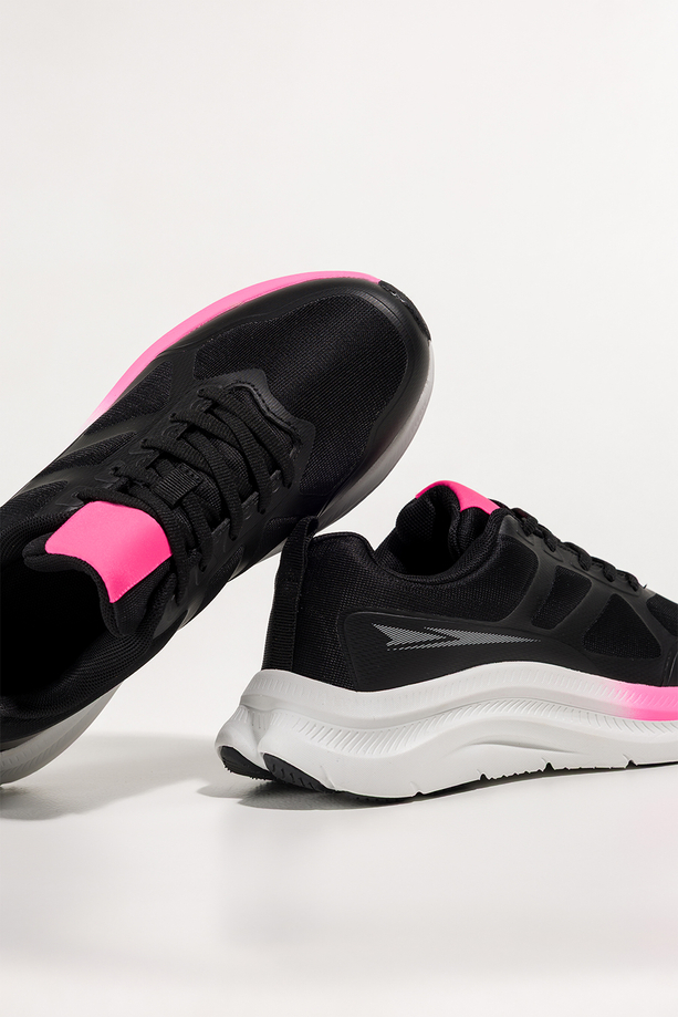 Czarne sneakersy damskie buty sportowe na siłownię biała platforma różowe wstawki sznurowane Casu 9026-1