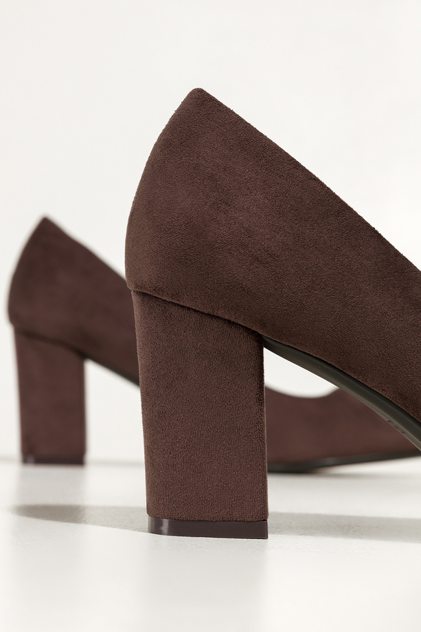 Czekoladowe czółenka damskie Sergio Leone na słupku skórzana wkładka KY585