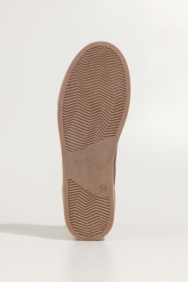 Bordowe sneakersy skórzane damskie buty sportowe na bezowej platformie czekoladowe wstawki sznurowane PRODUKT POLSKI Casu M8765