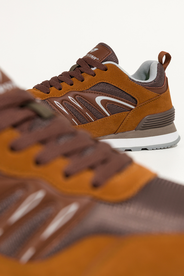 Brązowe sneakersy damskie buty sportowe na żłobionej podeszwie sznurowane ciemnobrązowe wstawki Casu 7398-3D