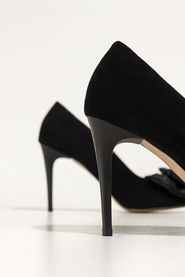 Czarne czółenka skórzane damskie szpilki z satynową kokardą PRODUKT POLSKI Casu 7006-699-YOP