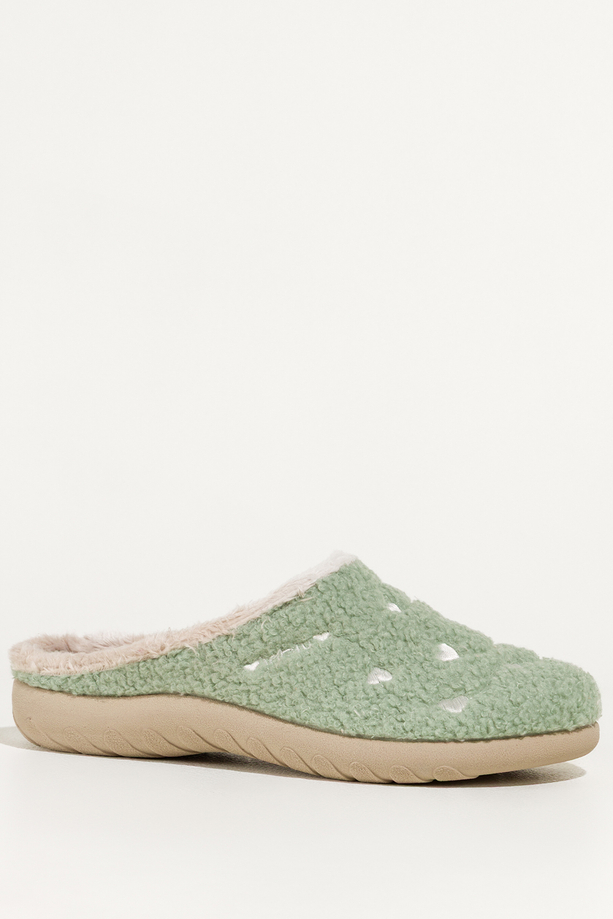 Miętowe kapcie damskie Inblu obuwie domowe z materiału typu baranek ozdobione sercami VG999966
