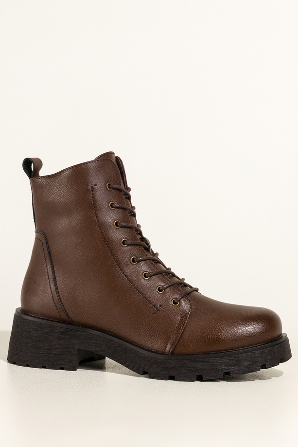 Ciemnobrązowe botki skórzane damskie Sergio Leone na bieżnikowanej platformie ozdobne przeszycia na cholewce sznurowane GI295-H