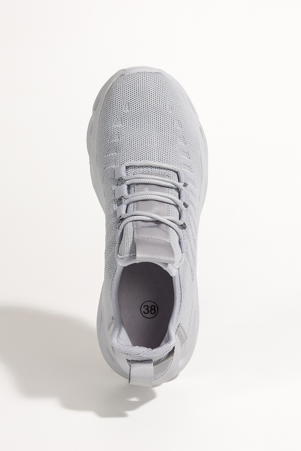 Szare sneakersy damskie buty sportowe na trening na szarej platformie z wycięciami sznurowane Casu B-L6