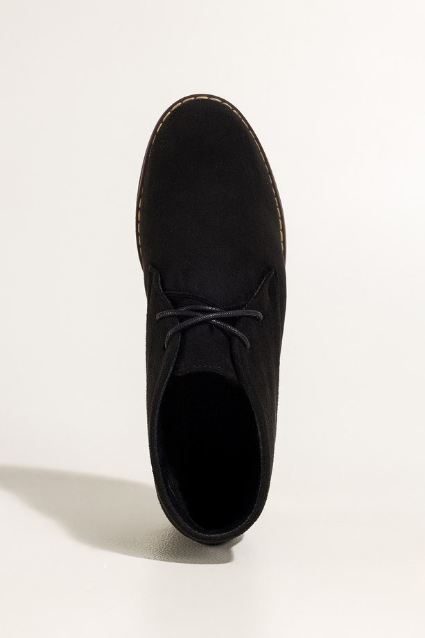 Czarne botki damskie na płaskiej podeszwie z przeszyciami sznurowane Casu 8997-8