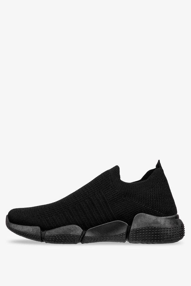 Czarne buty sportowe slip on Casu 26-3-22-1B