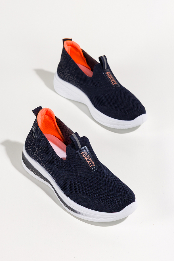 Granatowe sneakersy damskie buty sportowe slip on na fitness z perforacją biała elastyczna platforma wsuwane Carla DQ116B-4