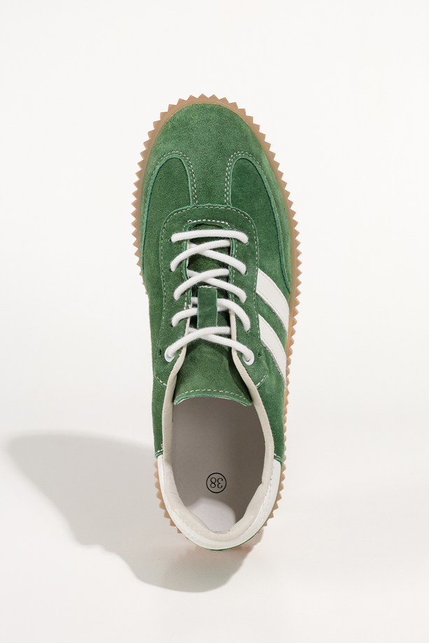 Zielone sneakersy skórzane damskie buty sportowe na beżowej platformie białe wstawki sznurowane Carla TW-CU-800