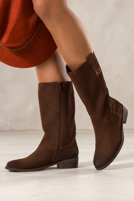 Brązowe kozaki skórzane damskie Sergio Leone na niskim klocku złota ozdoba na cholewce PA712-H