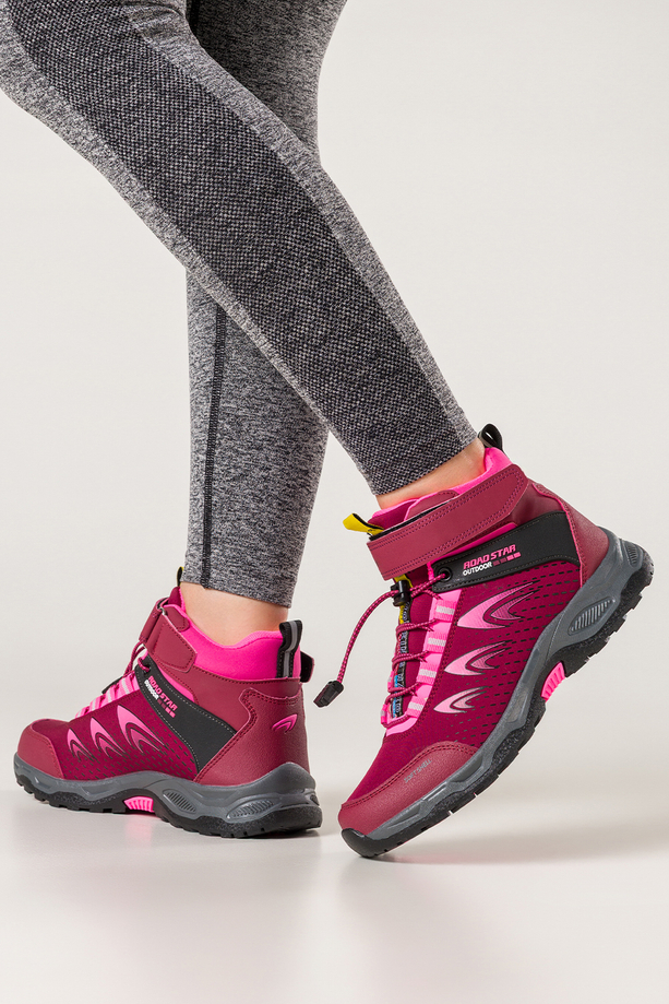 Bordowe buty trekkingowe damskie na bieżnikowanej podeszwie z regulowaną elastyczną sznurówką softshell Casu 2310-13W